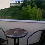 Ana Ζαντάρ